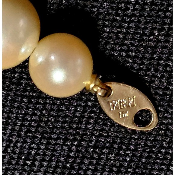 TRIFARI STATEMENT Faux Pearl Necklace Gold Tone Twist 30" VTG Revival EUC! - Picture 10 of 12